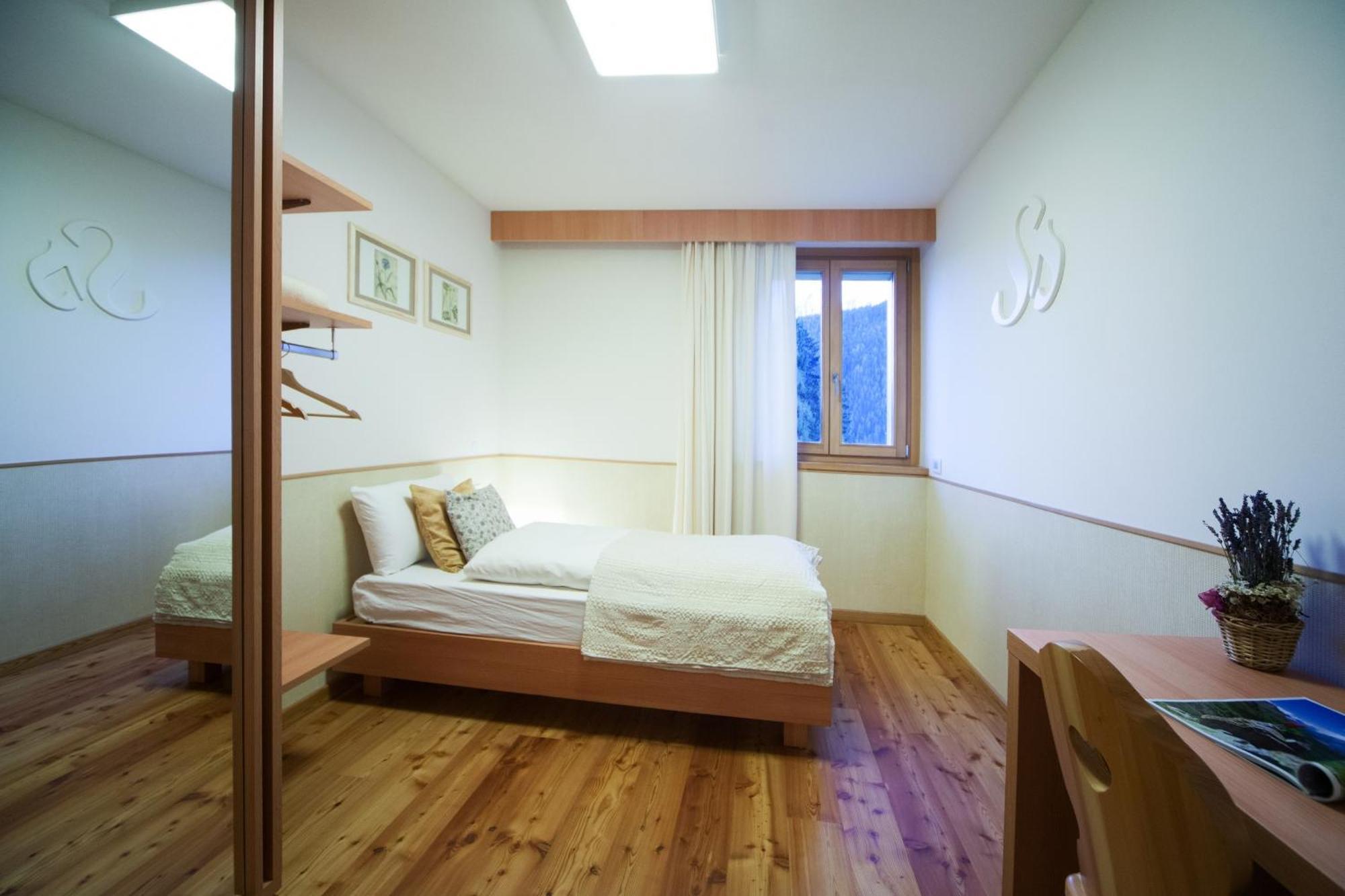 Lumen Hotel *